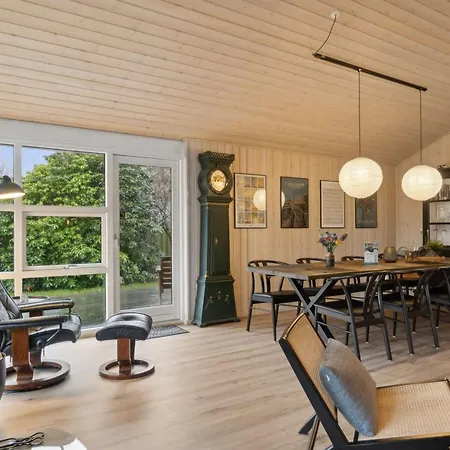 בית נופש Ananda - 900m From The Sea By Interhome *